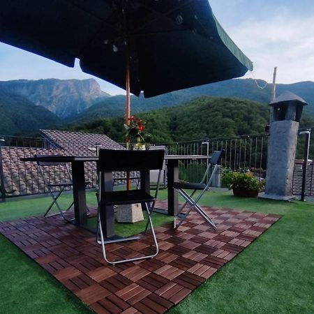Casa Vacanze Al Colletto - Con Terrazza Panoramica In Centro Storico Vagli di Sotto Eksteriør bilde