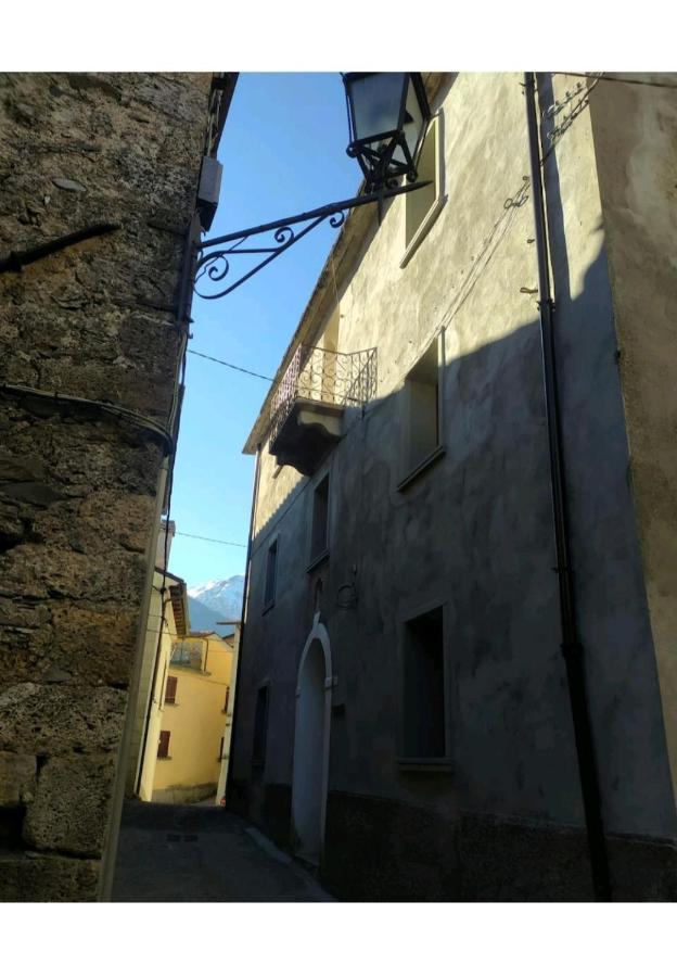 Casa Vacanze Al Colletto - Con Terrazza Panoramica In Centro Storico Vagli di Sotto Eksteriør bilde