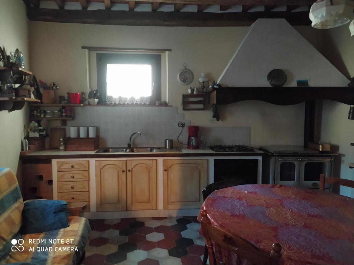 Casa Vacanze Al Colletto - Con Terrazza Panoramica In Centro Storico Vagli di Sotto Eksteriør bilde