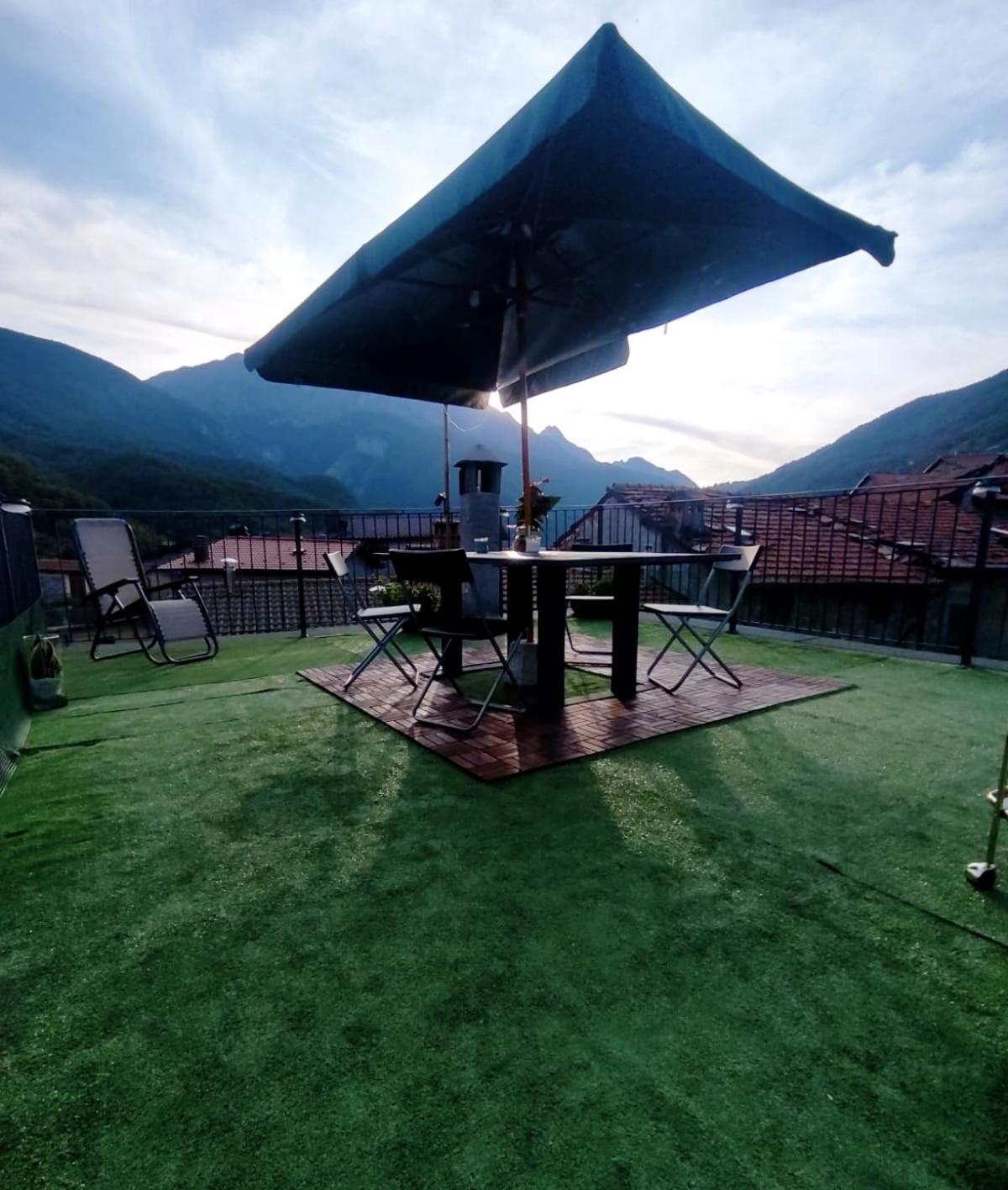 Casa Vacanze Al Colletto - Con Terrazza Panoramica In Centro Storico Vagli di Sotto Eksteriør bilde